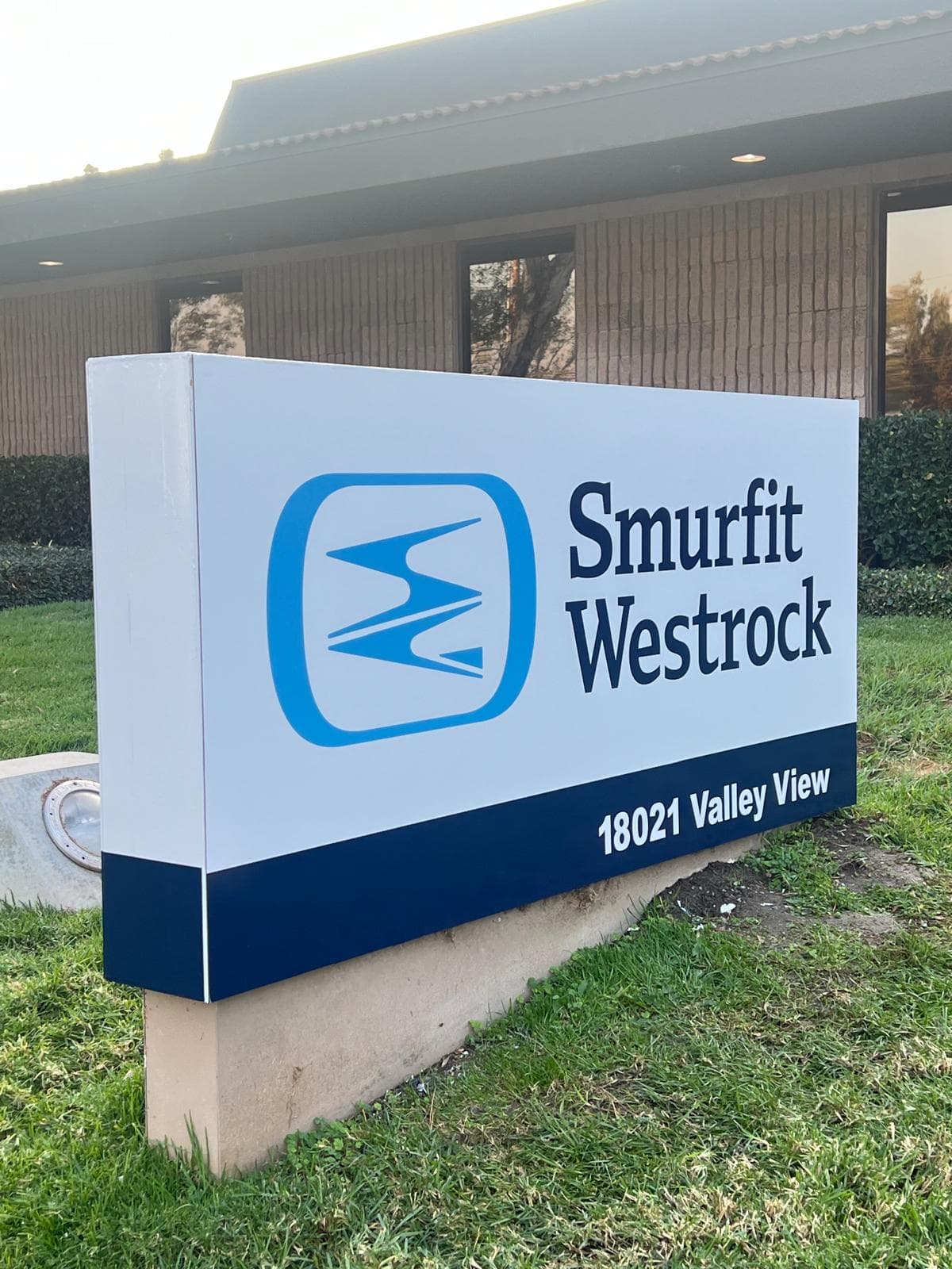 Smurfit Westrock exterior site sign